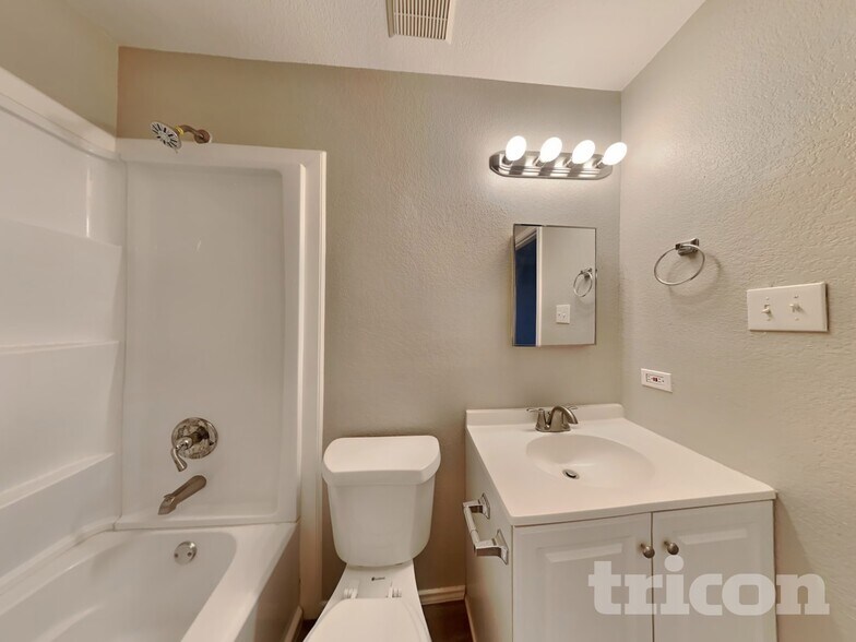 Building Photo - 9806 Burr Press Ln