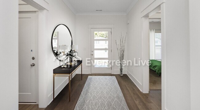 Building Photo - 238 Greenwood Dr