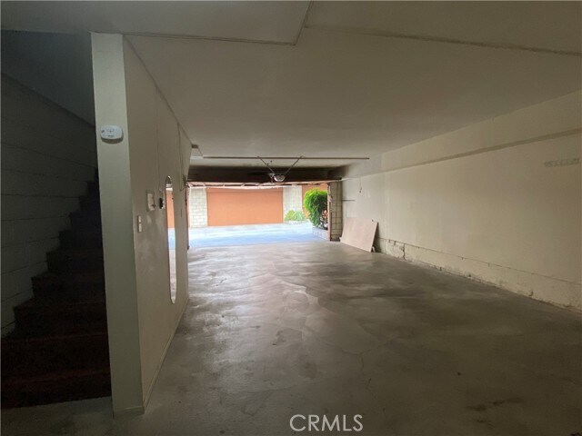 Building Photo - 402 S Garfield Ave