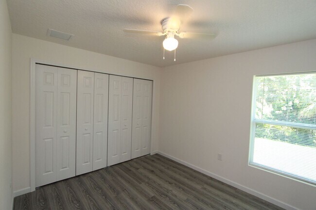 Building Photo - AWESOME 4 BD/2BA Home in Palm Bay!!