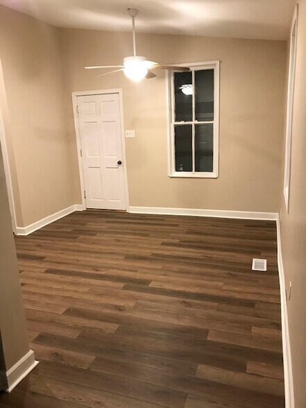 Dinette area - 13310 S Brandon Ave