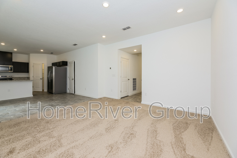 Building Photo - 4990 Bramante Dr