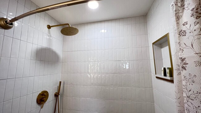 Building Photo - 2870 Rampart Cir