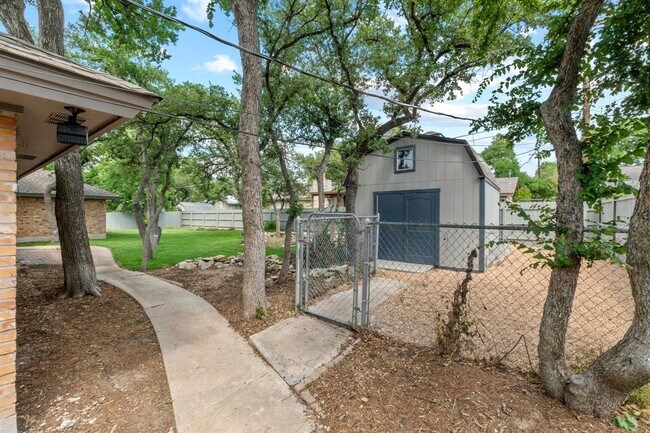 Building Photo - 801 Lime Rock Dr