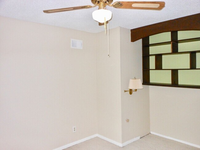 Building Photo - FOR RENT: Charming Single Level House, Pri...