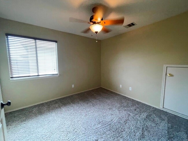 Building Photo - 5206 Hartson
