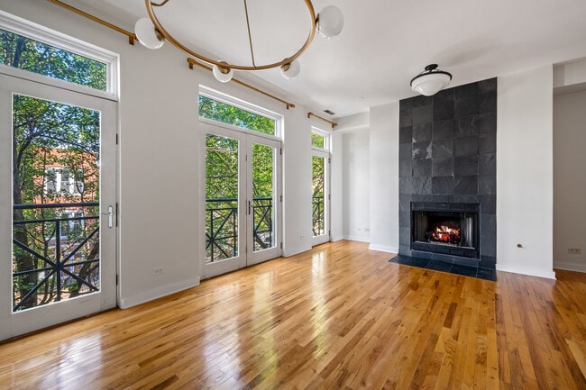 Building Photo - 1619 W Le Moyne St