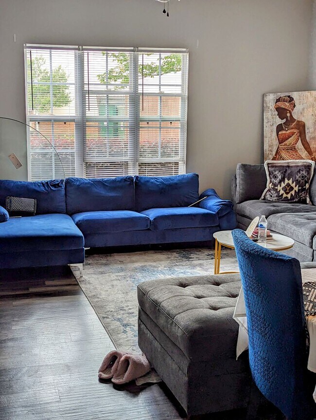 Building Photo - 3 Bedroom 3 Bath Townhome Close to GCSU in The Grove