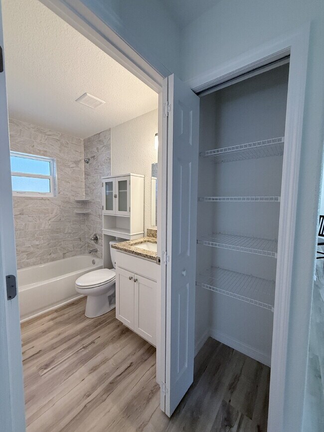 Building Photo - 3 Bedroom and 2-Bathroom House