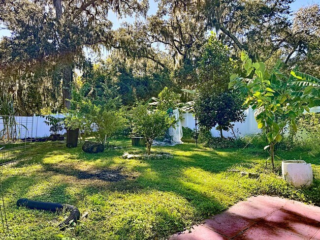 Building Photo - A home built for living well: 4Bedrooms/3Baths sophisticated home in Fells Cove!