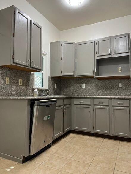 Building Photo - 2708 Channing Way