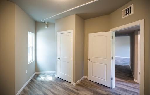 Building Photo - 911 W 22nd St