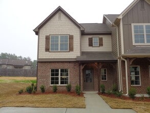 Building Photo - Town home for rent! Available to View with 48 Hour Notice!!!