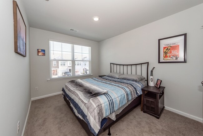 Building Photo - 3 Bedroom, 2.5 Bathroom Townhome in Carolina Groves - Moncks Corner