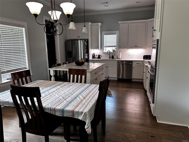 Building Photo - 1425 Charleston Dr