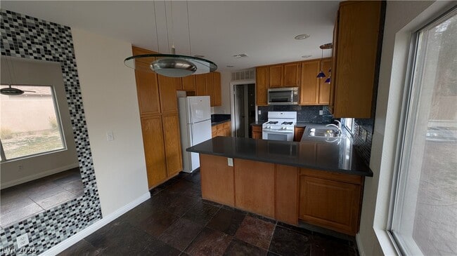 Building Photo - 2670 Ridgewater Cir