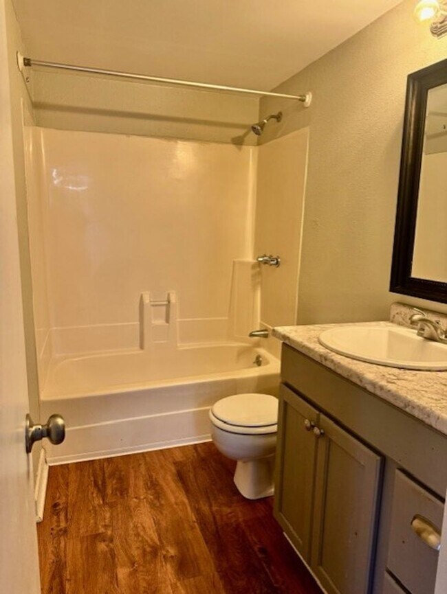 Building Photo - wh912