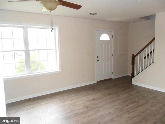 Building Photo - 142 Sable Dr