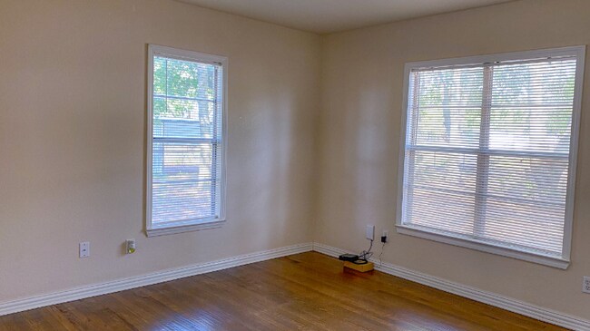 Building Photo - 1017 County Rd 914A