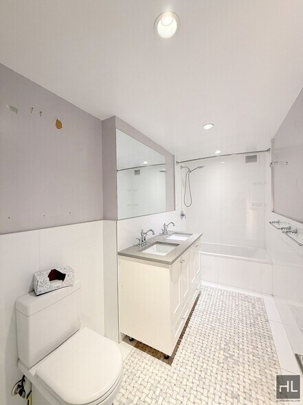 Building Photo - 1 bedroom with home office / Washer and dryer / WEST 93 STREET