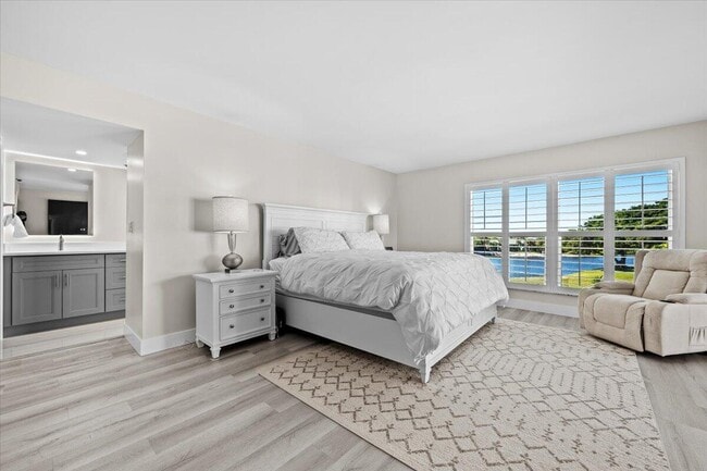 Building Photo - 364 Golfview Rd