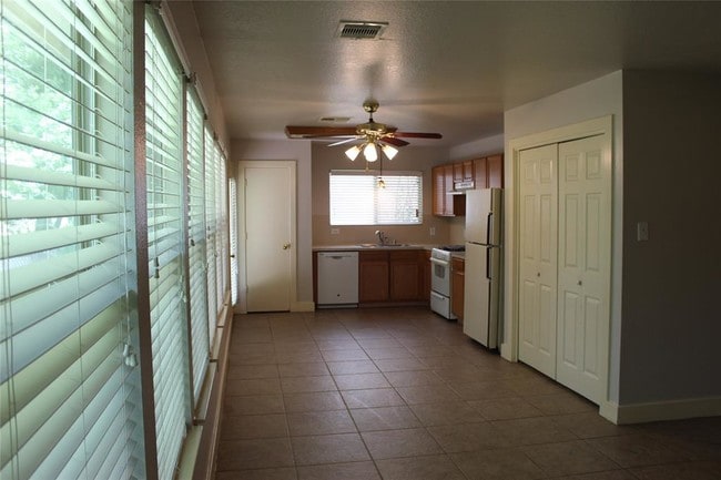 Building Photo - 17411 Marlin Spike Way