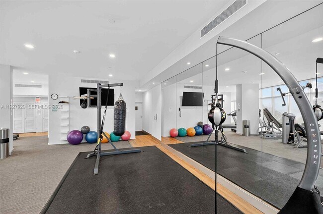 Building Photo - 600 Grapetree Dr