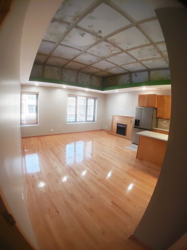 Building Photo - 3114 N Lincoln Ave