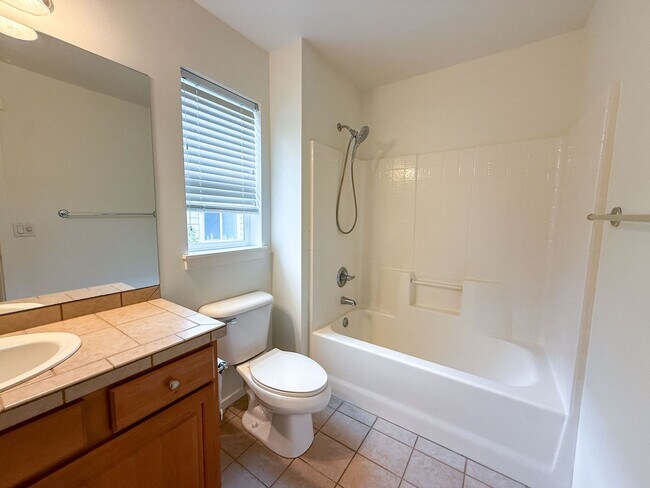 Building Photo - 4Bd/2.75Ba Issaquah House
