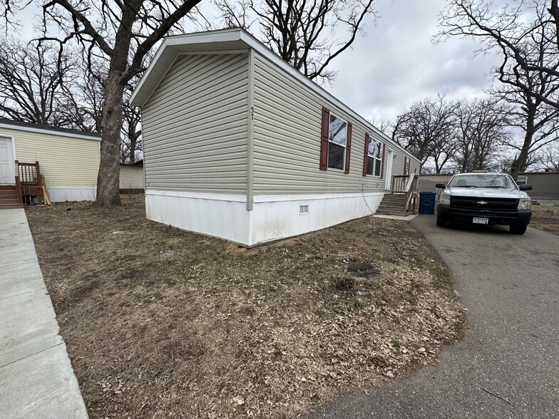 Building Photo - 57 Arbor St