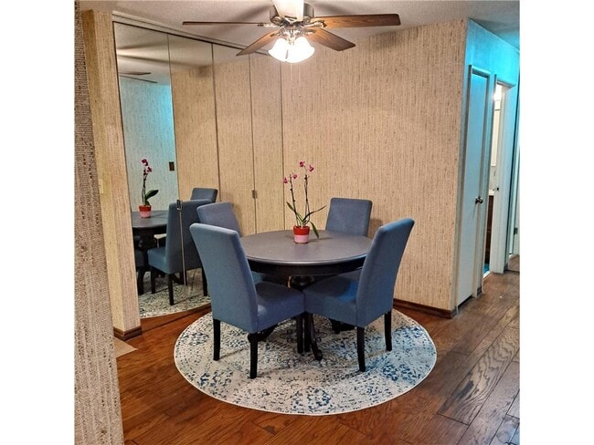 Building Photo - 2800 Hamline Ave N