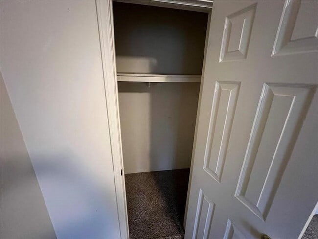 Building Photo - 323 S 11th Pl