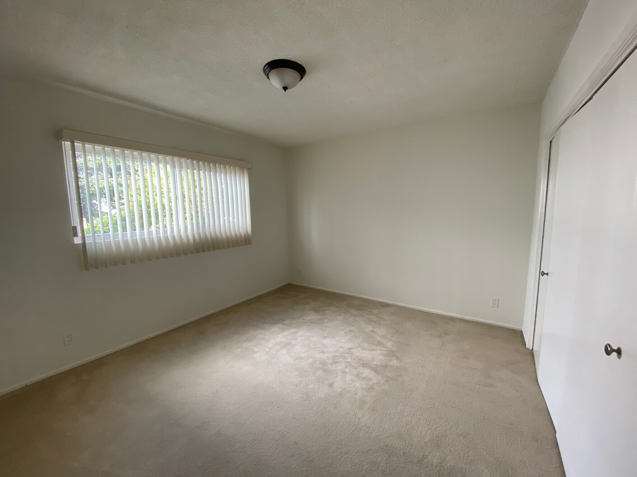 Building Photo - 11706 Mayfield Ave