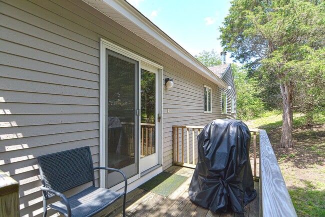 Building Photo - Winter Rental: Wingaerchic (Dog-friendly!)