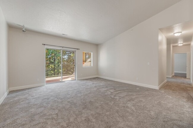 Building Photo - Pheasant Run Condo- 3rd floor NEW PAINT & ...