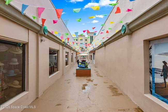 Building Photo - 1465 S Harbor City Blvd