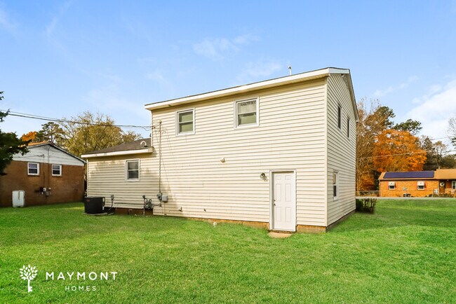 Building Photo - Cute 3 Bedroom Home