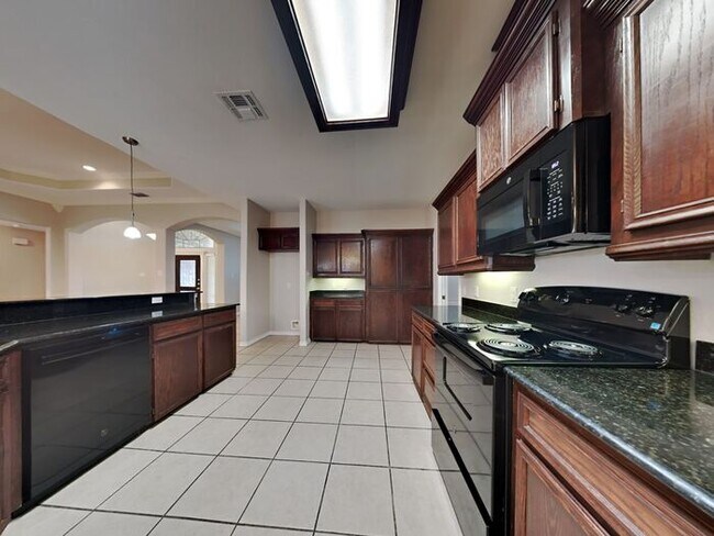 Building Photo - No Application Fees* $1000 Off 1st Month R...