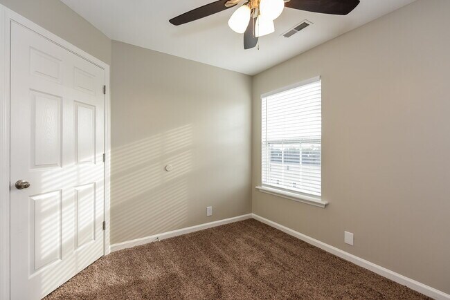 Building Photo - 3066 Ace Wintermeyer Dr