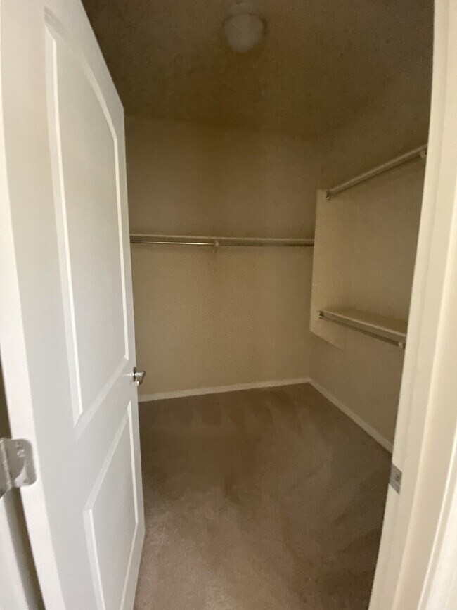 Building Photo - 3533 S Washington St