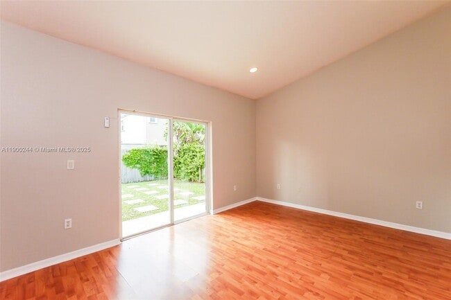 Building Photo - 11524 SW 152nd Ct