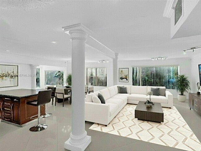 Building Photo - 4416 SW 35th Ave