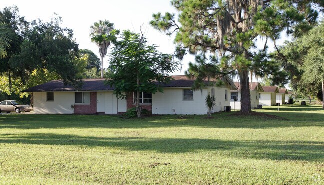 Building Photo - Olga Palms Apartments