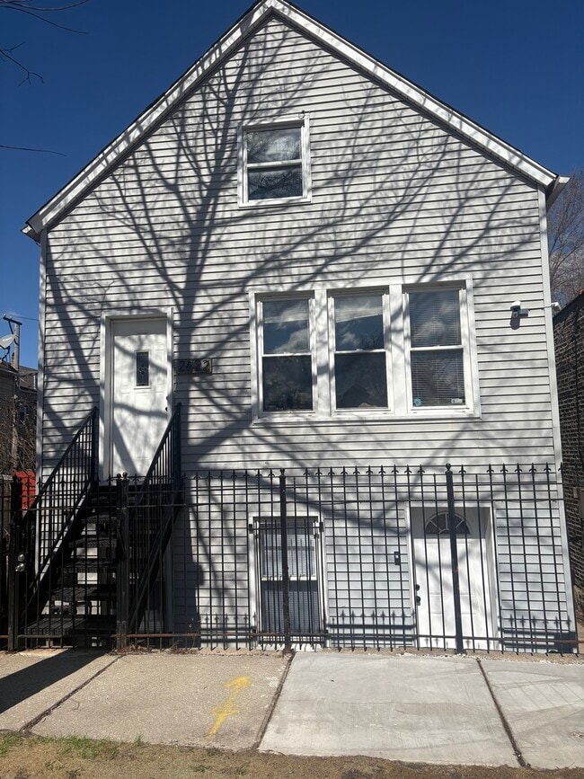 Building Photo - 2622 W Luther St