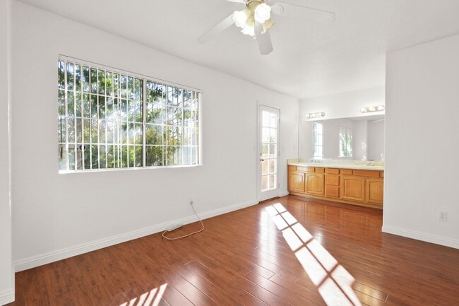 Building Photo - 3-Bedroom Home with Private Balcony in Pico Rivera FOR RENT