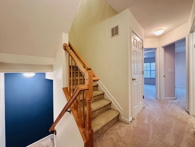 Building Photo - End-Unit 3BR Townhome Minutes to NCSU, Downtown & Crossroads