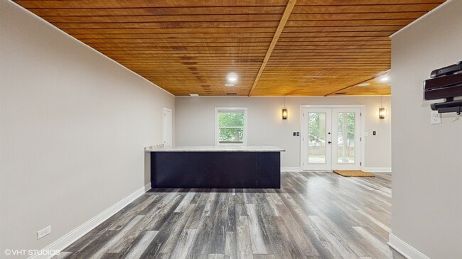 Building Photo - 137 Forest Ave