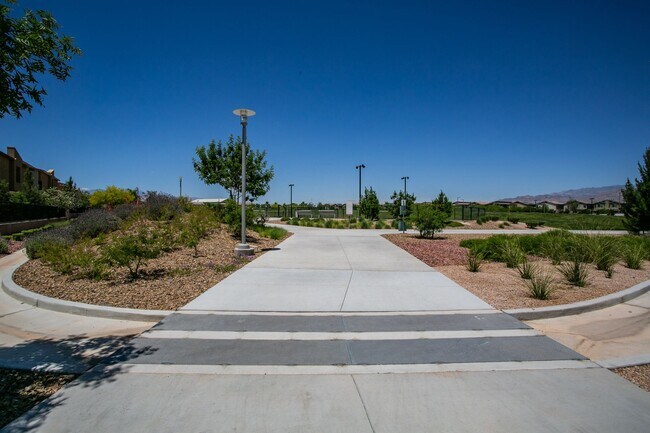 Building Photo - Beautiful Home in Valley Vista Available S...