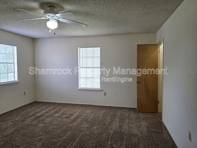 Building Photo - 913 Lancelot Cir