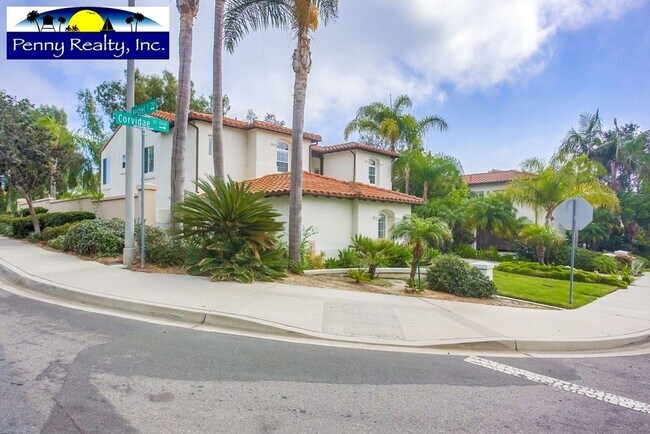 Building Photo - Stunning 4 Bedroom 3.5 Bath Home in the Co...